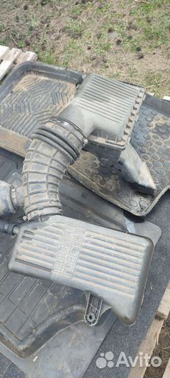 Додж Стратус корпус воздушного фильтра