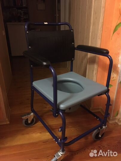 Кресло коляска с санитарным оснащением