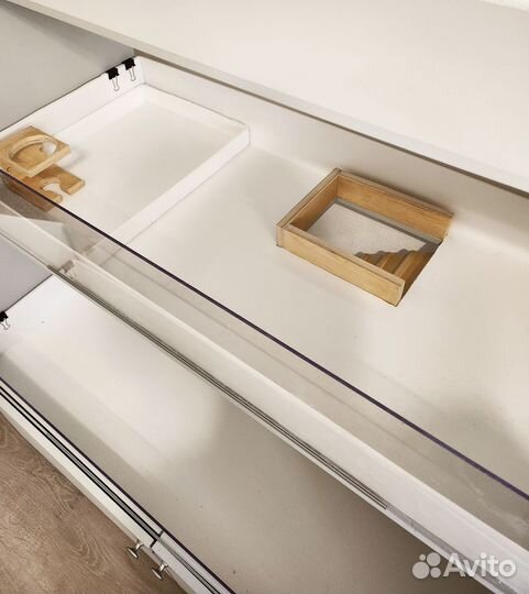 Стеллаж-витрина для морских свинок