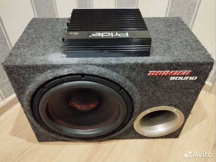 Сабвуфер и усилитель в автомобиль