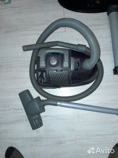 Пылесос бытовой бу