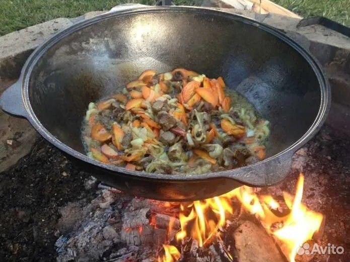 Казан чугунный узбекский с крышкой для плова