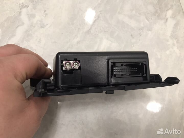 Блок управления онлайн сервисом Passat B8