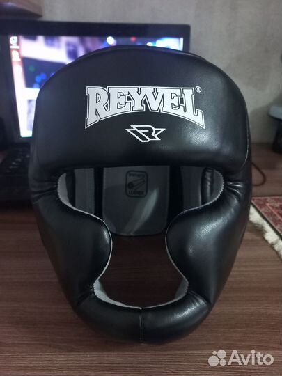 Шлем reyvel