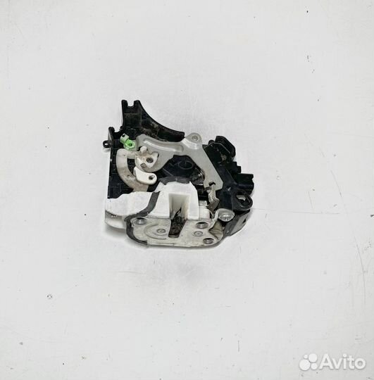 Замок передней левой двери Mitsubishi XL