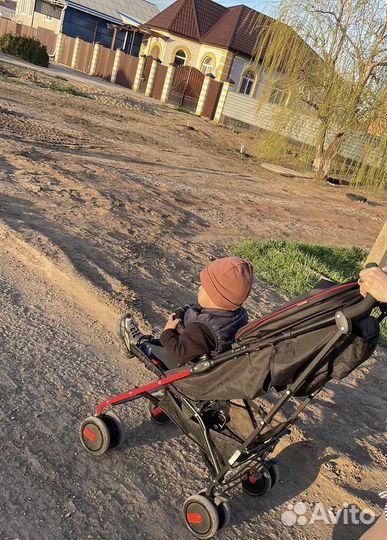 Прогулочная коляска