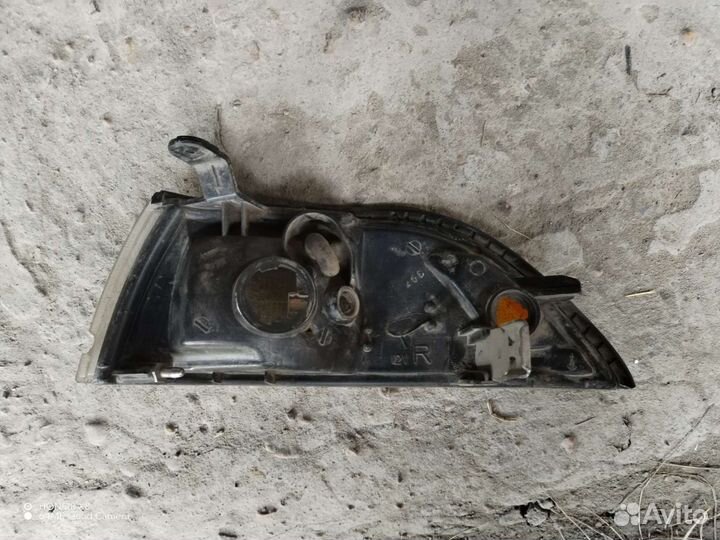 Габарит правый Toyota Mark2 gx81