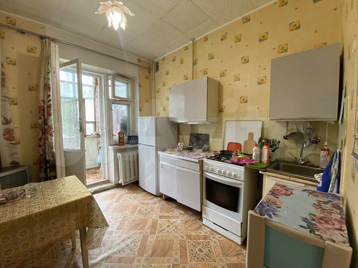 1-к. квартира, 42 м², 1/5 эт.