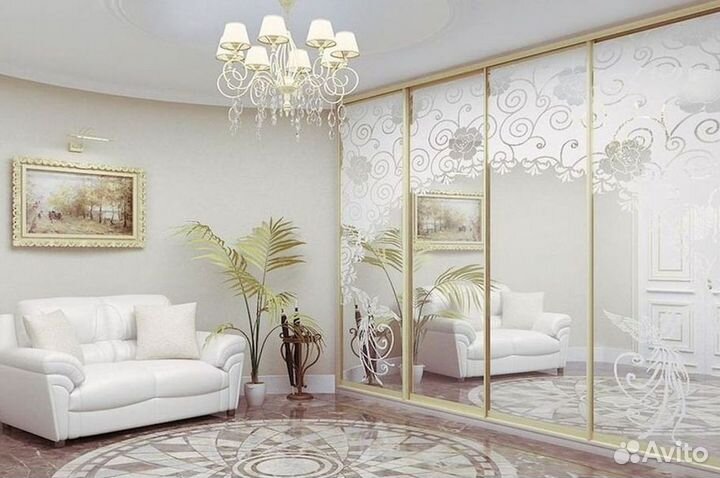 Дверный шкаф