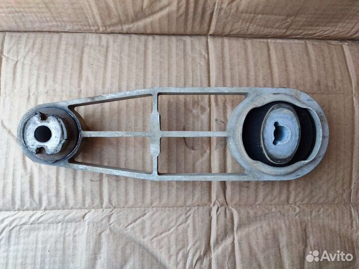 Подушка двигателя задняя Рено