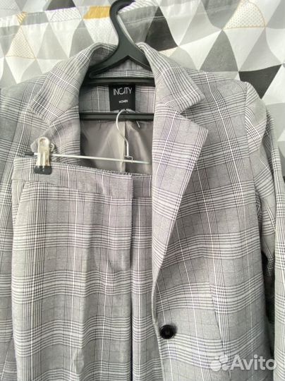 Брючный костюм женский