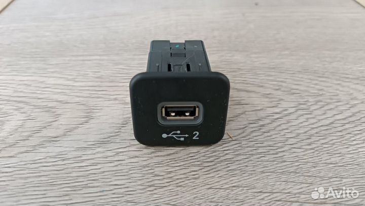 Блок USB Jeep Wrangler JL 2.0 2019