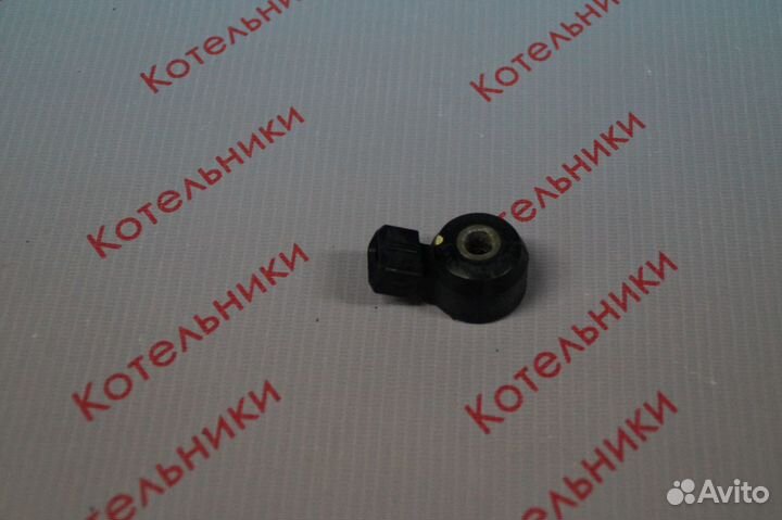 Nissan 22060-AU010 Датчик детонации