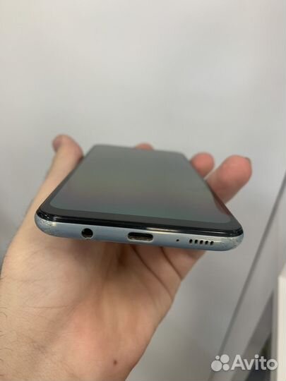 Samsung Galaxy A50, 4/64 ГБ