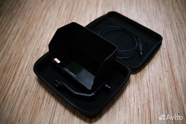 Накамерный монитор Feelworld F6 plus 3D LUT Touch