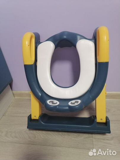 Детское сиденье на унитаз с лестницей