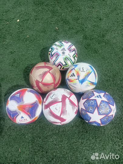 Футбольный мяч Адидас бесшовный