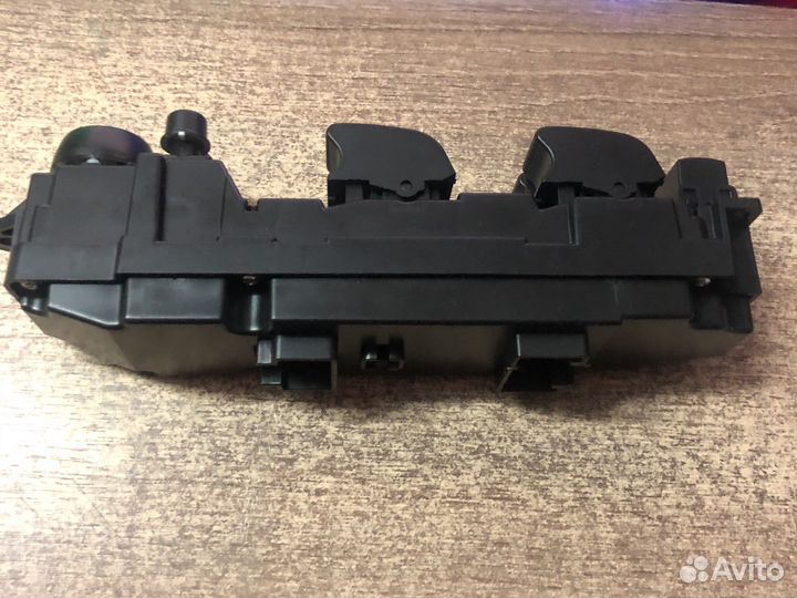 Кнопки стеклоподъемников Mazda 6 GH