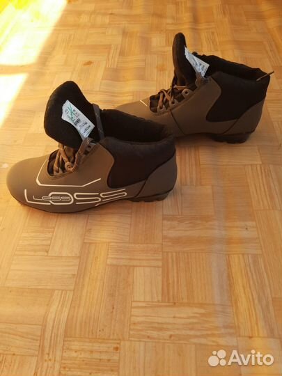 Лыжные ботинки