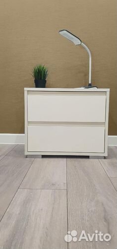 Тумба белая прикроватная с ящиками