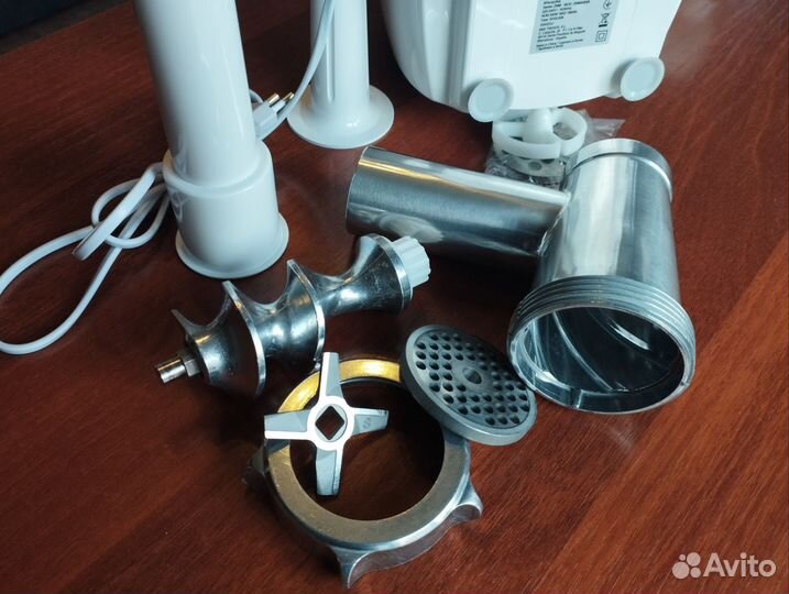 Мясорубка новая Zelmer ZMM4080B