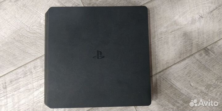 PS4 Slim 1Tb+2джоя+3игры