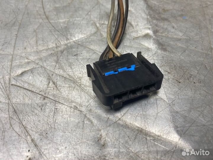 Разъем 3 контактный Volkswagen Passat B3