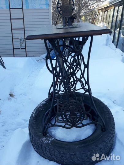 Швейная машинка Зингер