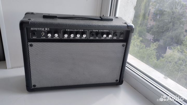 Гитарный комбоусилитель