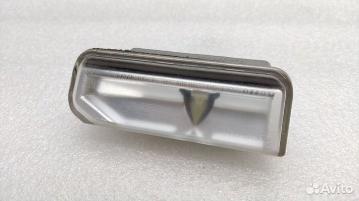 Плафон подсветки номера правый Lexus Is250 XE20