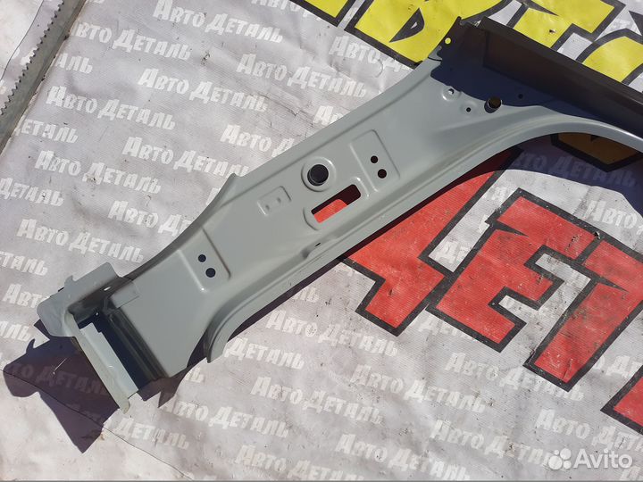 Стойка передняя правая Volkswagen Polo 2009