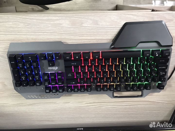 Игровая клавиатура с подсветкой