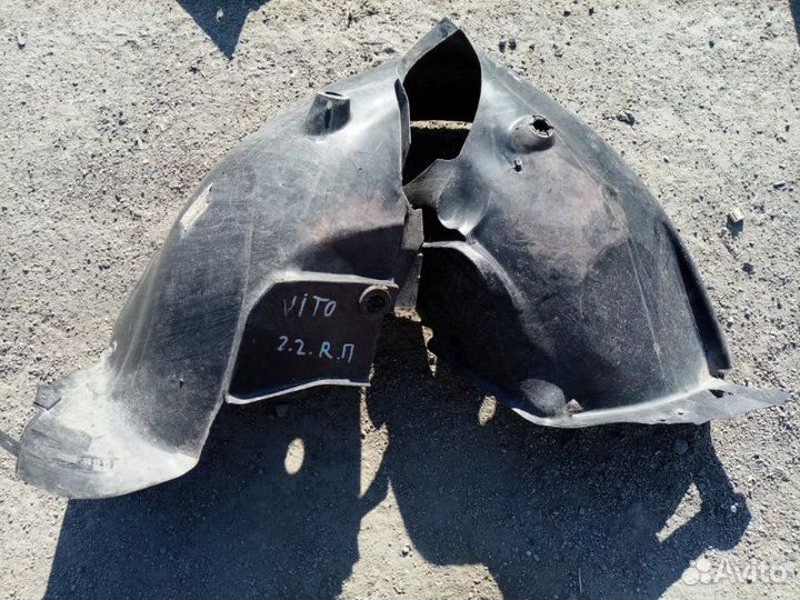 Подкрылок (локер ) передний правый Mercedes-Benz