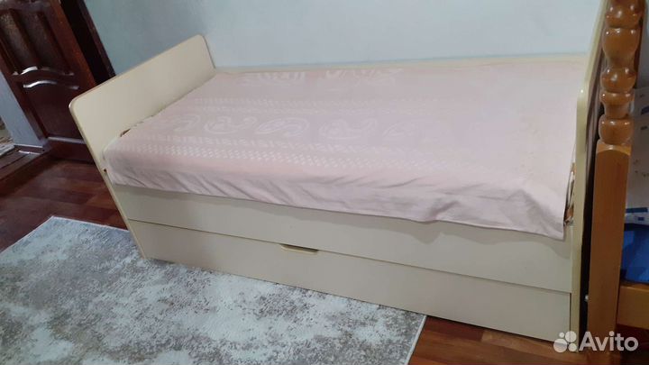 Двухъярусная кровать бу с матрасами