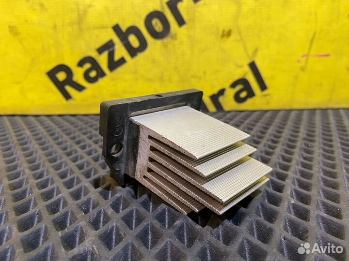 Резистор отопителя Хендай Туксон 1