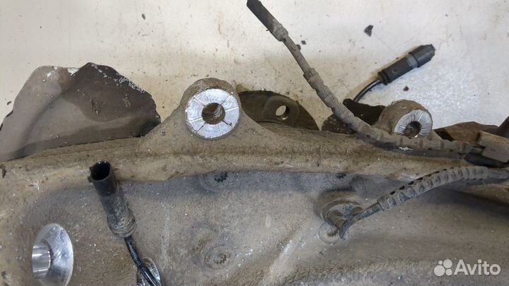 Ступица (кулак, цапфа) левая передняя BMW 5 F10