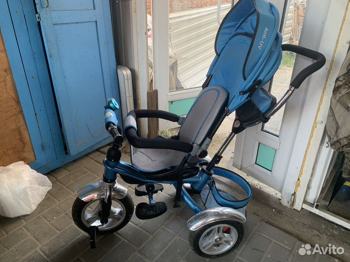 Трехколесный велосипед