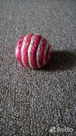 Игрушки, миски для пищи, совок