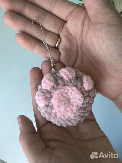 Вязаные брелки плюшевые ручная работа к