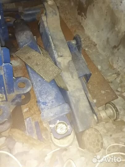 Подъемник автомобильный