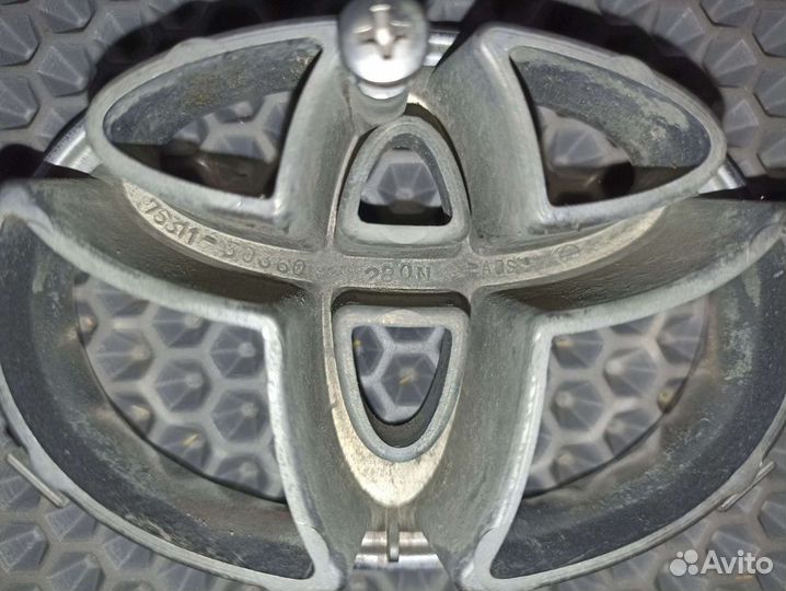 Эмблема toyota