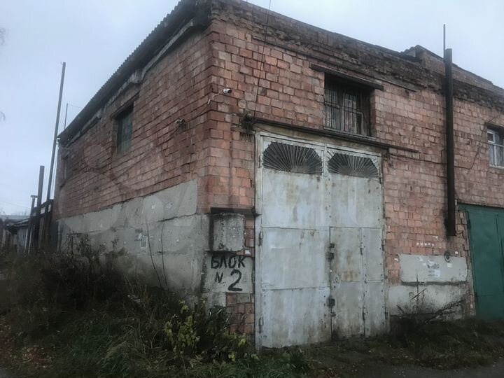 Гараж, > 30 м²