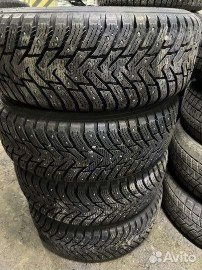 Nokian Tyres Hakkapeliitta 8 SUV 215/65 R16