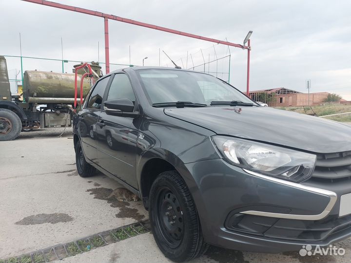 LADA Granta 1.6 МТ, 2019, битый, 147 000 км