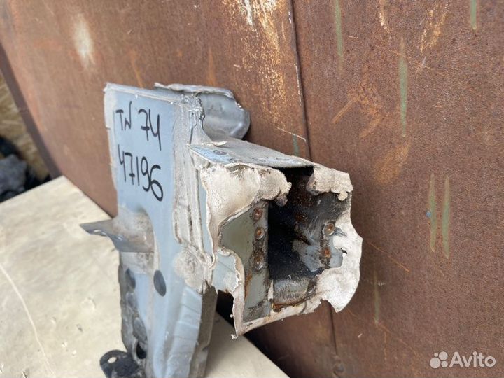 Лонжерон передний правый Nissan Terrano