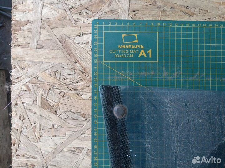 Стекло переднее правое Mazda 626 GD