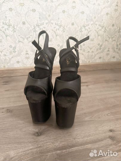 Босоножки стрипы pleaser