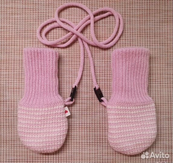 Пинетки и варежки reima