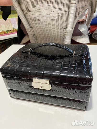 Шкатулка для ювелирных украшений