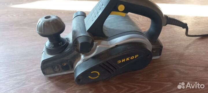 Рубанок электрический